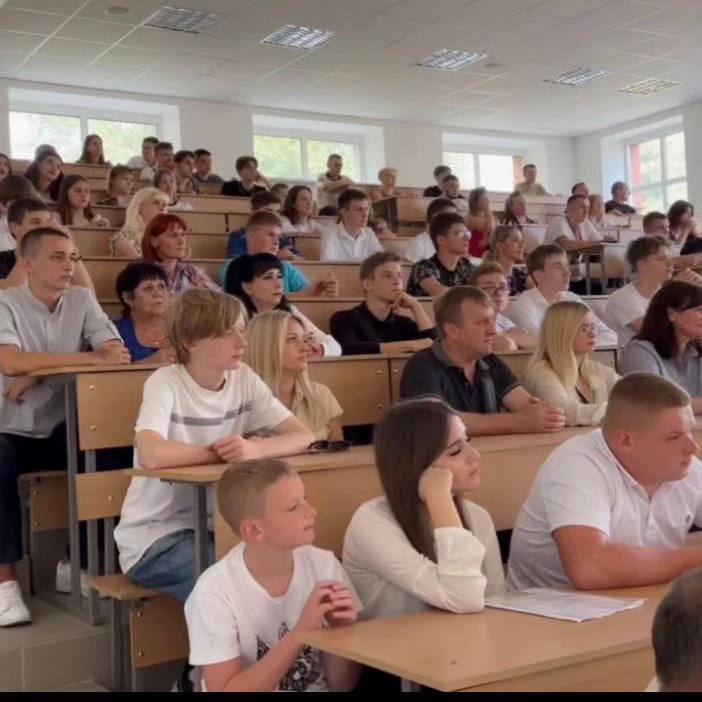 У стінах Черкаської  філії відбулась урочиста посвята першокурсників у студенти.